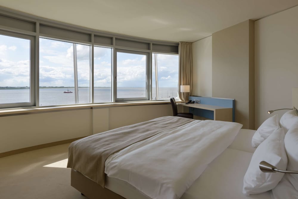 Atlantic Hotel Sail City 8/62