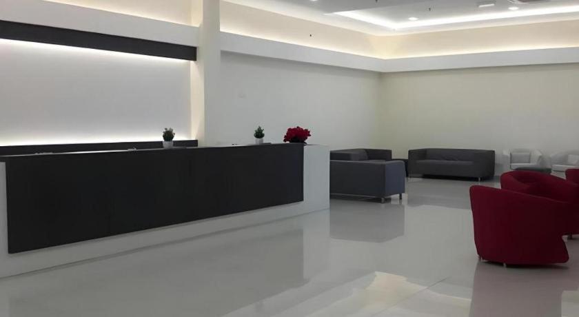Emart Hotel (Riam) Sdn Bhd 17/50
