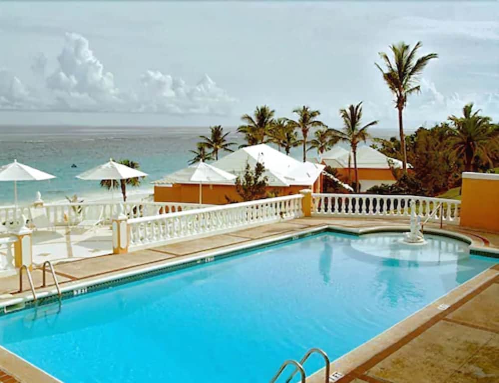Coco Reef Bermuda 37/62