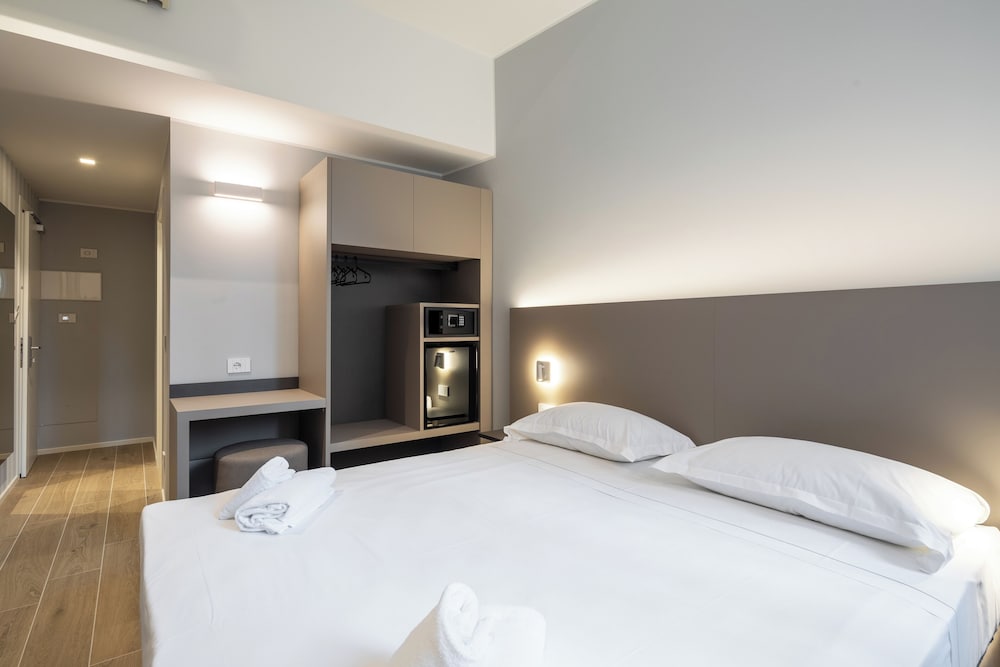 Hotel Excelsior 7/41