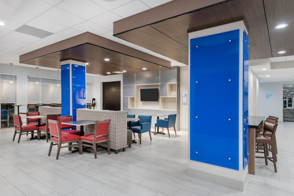 Holiday Inn Express & Suites Sugar Land SE - Missouri City 49/65