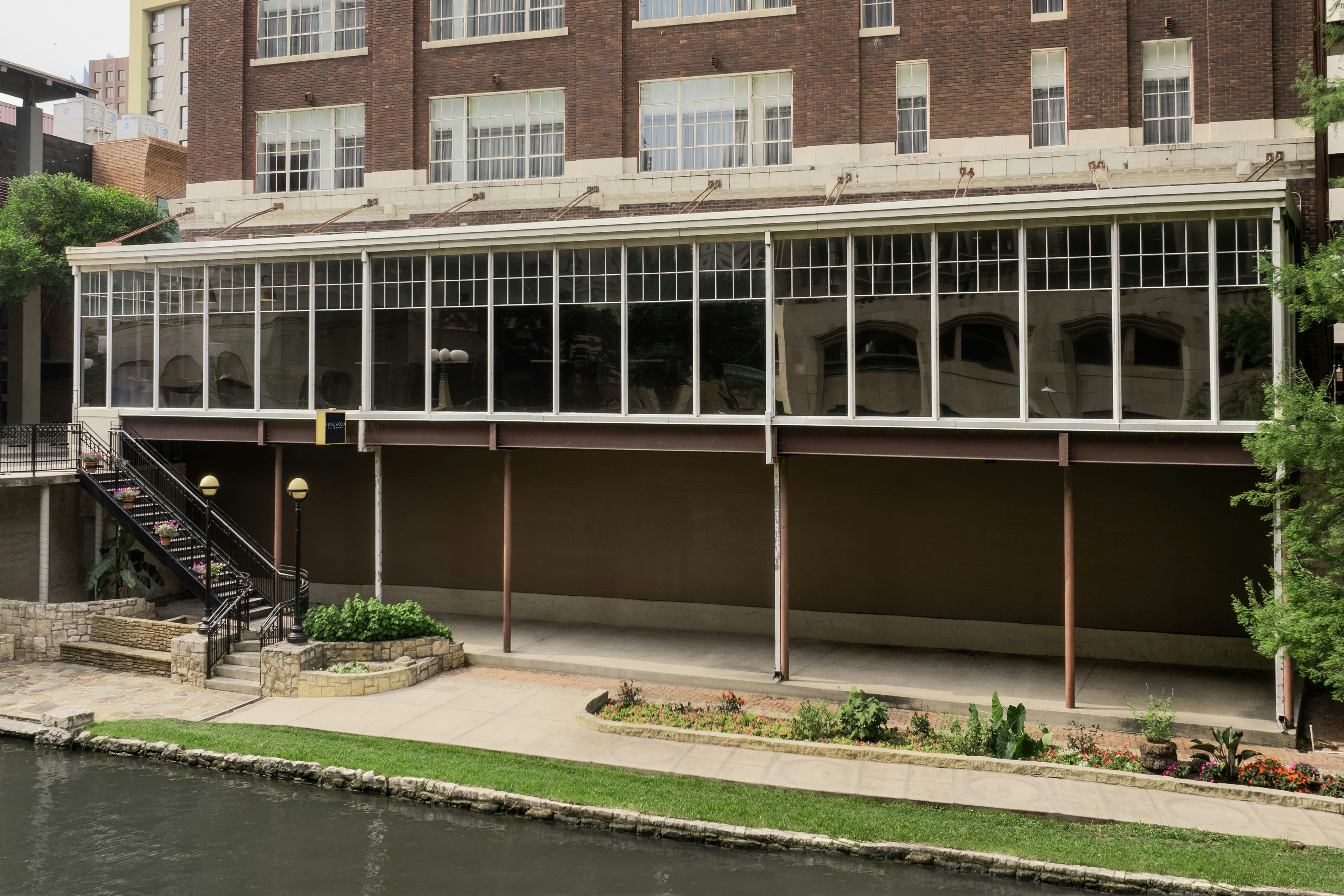 Homewood Suites By Hilton San Antonio-Riverwalk/Downtown 66/67