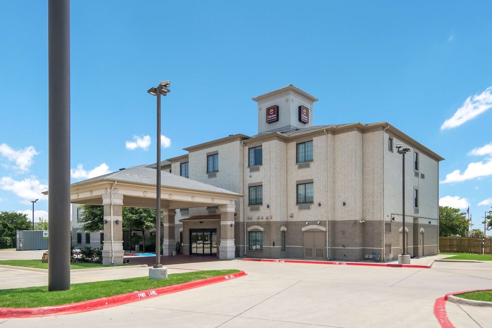 Clarion Inn & Suites Weatherford South 1/33