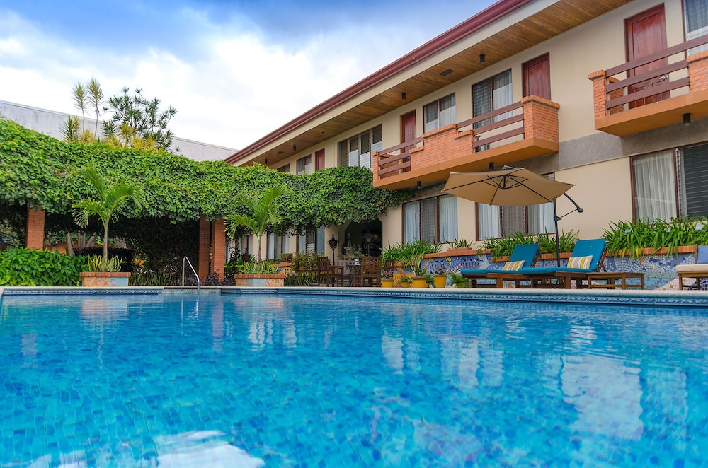 Hotel Suites And Apartments La Sabana 4/39
