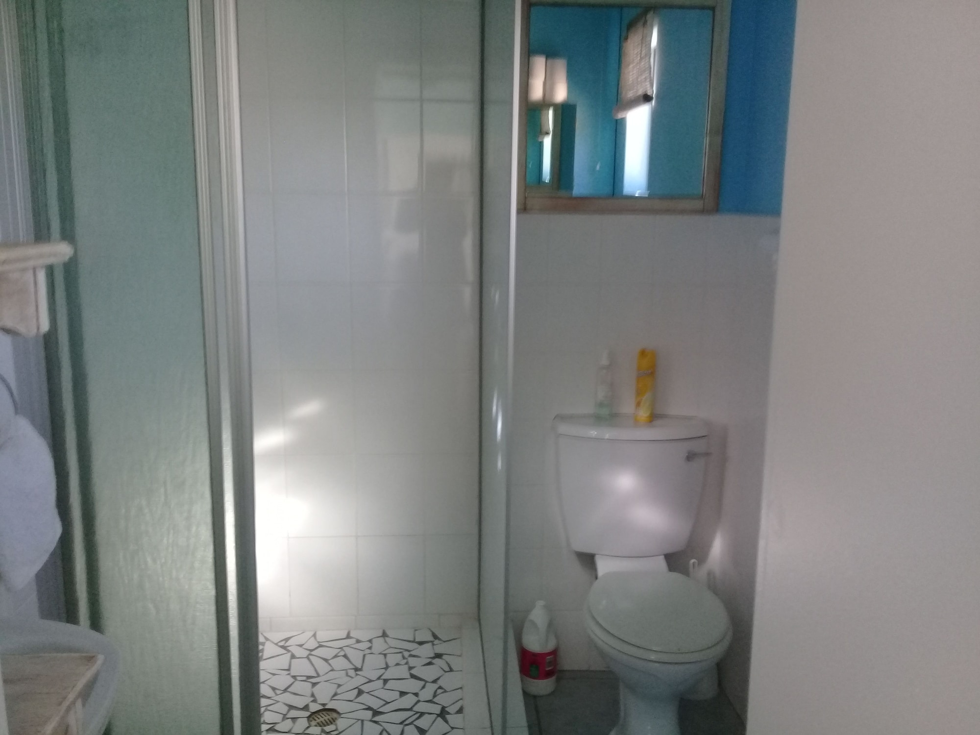 Sea, Family Suite, Suite, Queen and Twin Beds