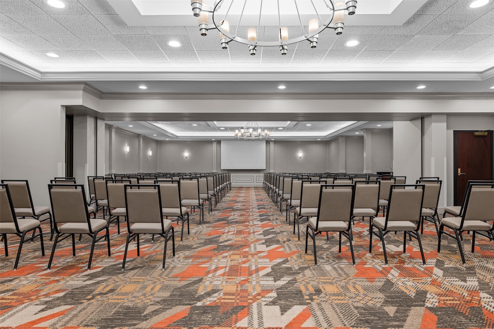 Drury Inn and Suites Creve Coeur St Louis 30/43