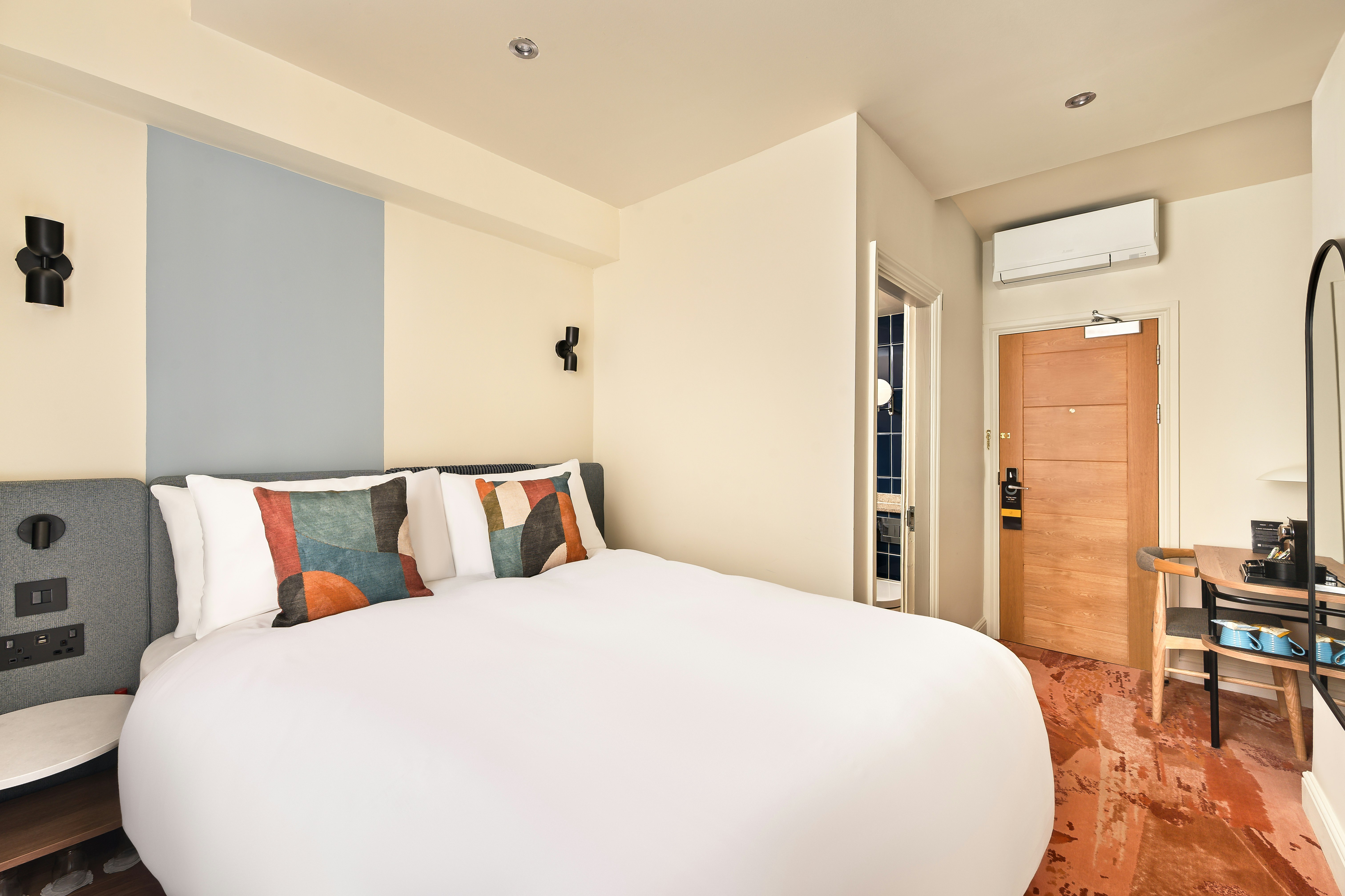 London Bloomsbury Square Hotel 26/71