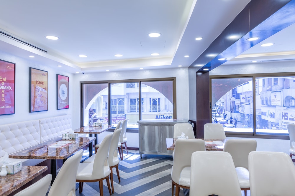 Capital O 314 24 Gold Hotel 44/49