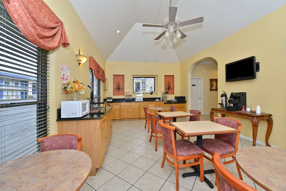 Americas Best Value Inn Hillsboro 23/25