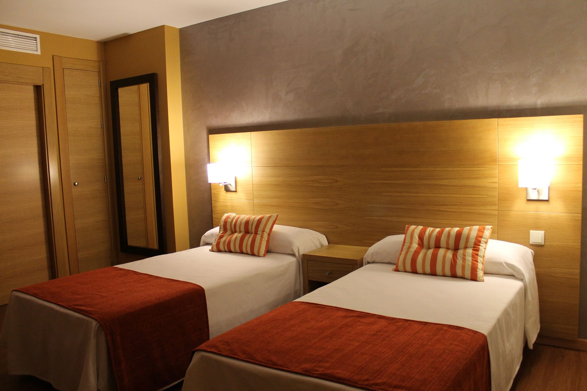 Room, Double Bed