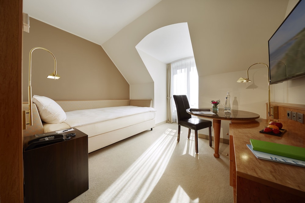 Lindner Hotel Dusseldorf Airport, part of JdV by Hyatt 5/75