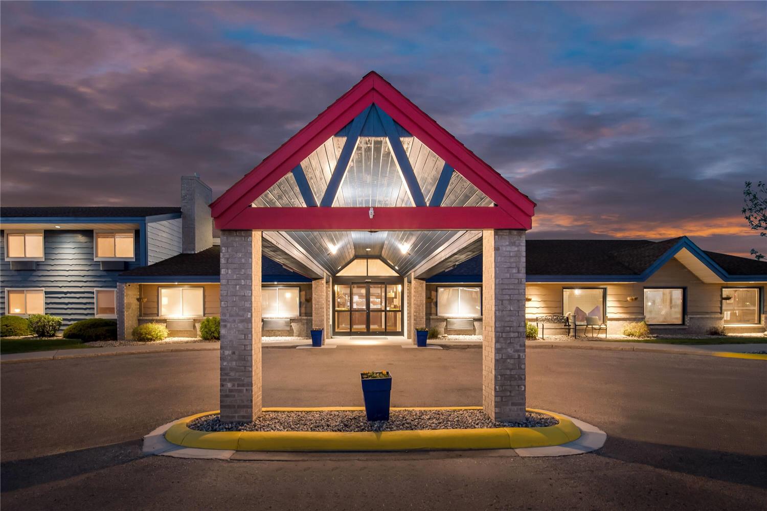 AmericInn by Wyndham Crookston U of M Crookston 4/32