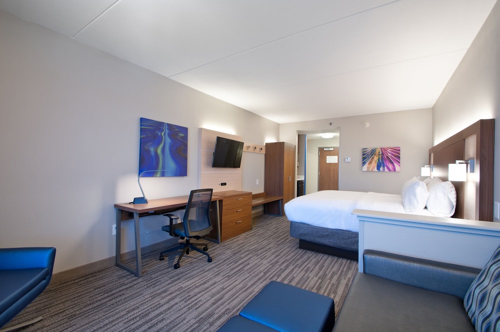Suite, King Bed, Accessible