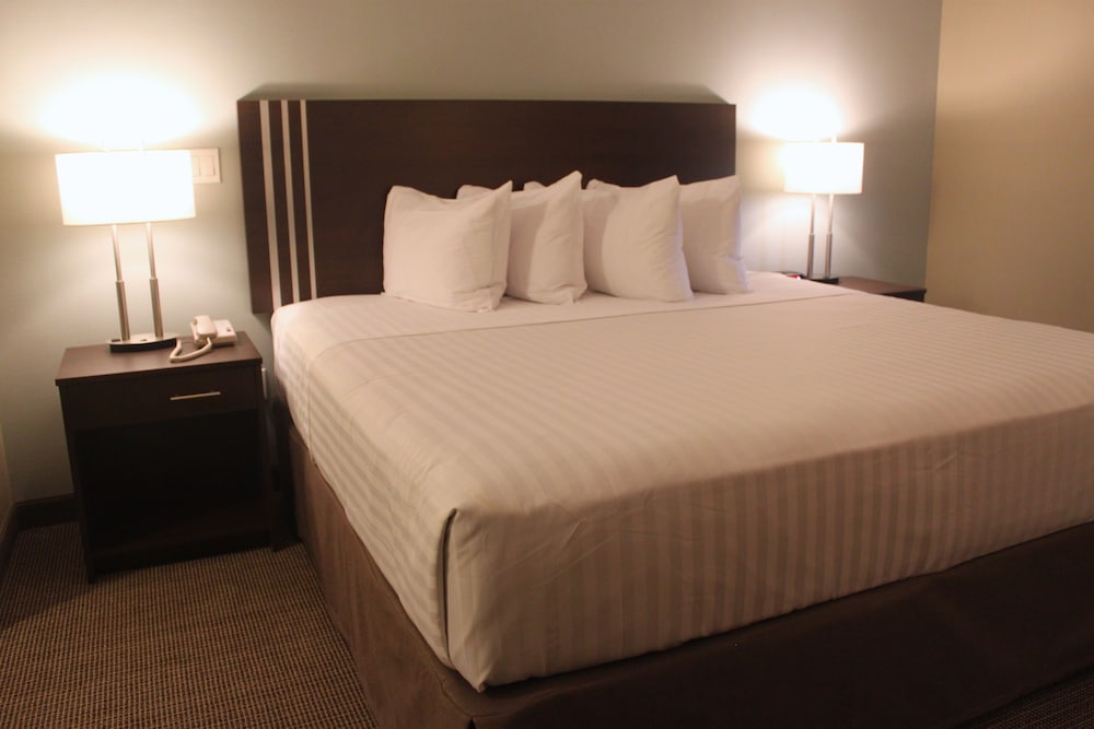 Meridian Inn & Suites 13/32