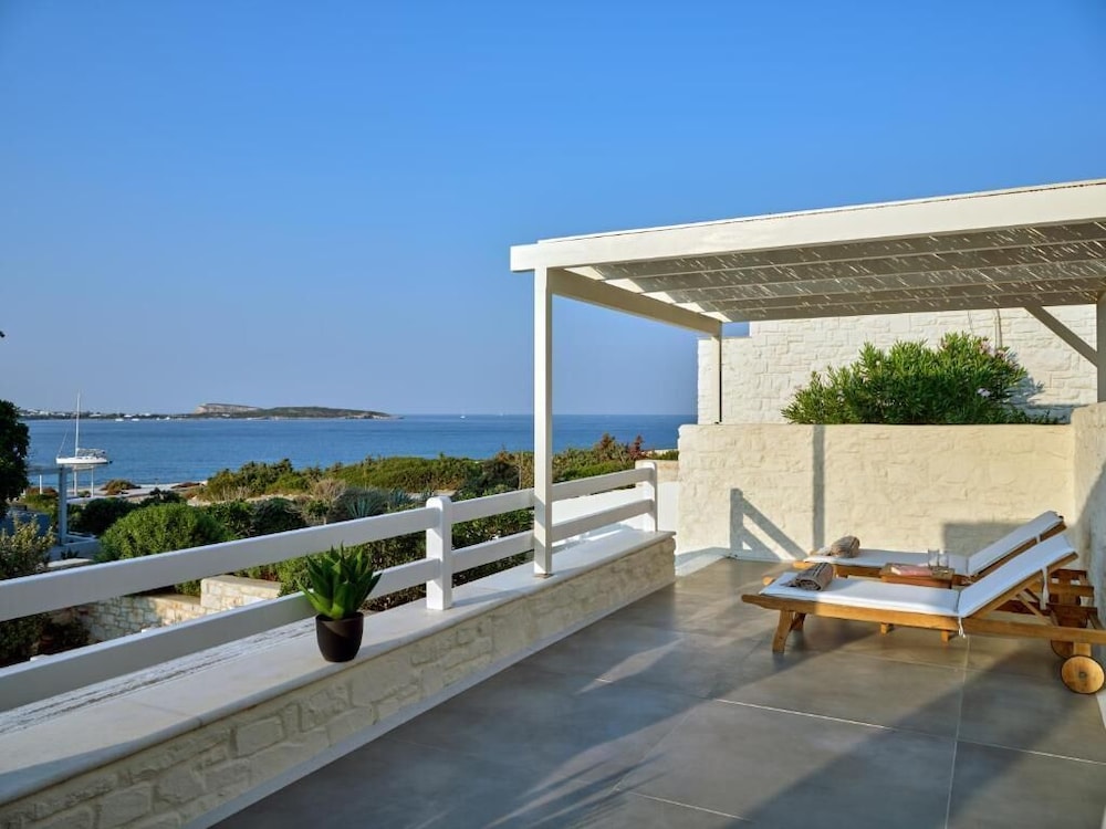 Empire Luxury Villas 23/48