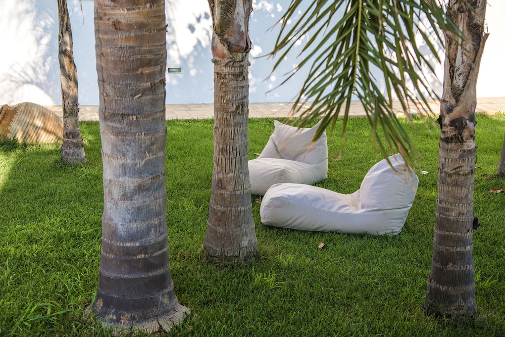 Colonides Beach Hotel 30/74