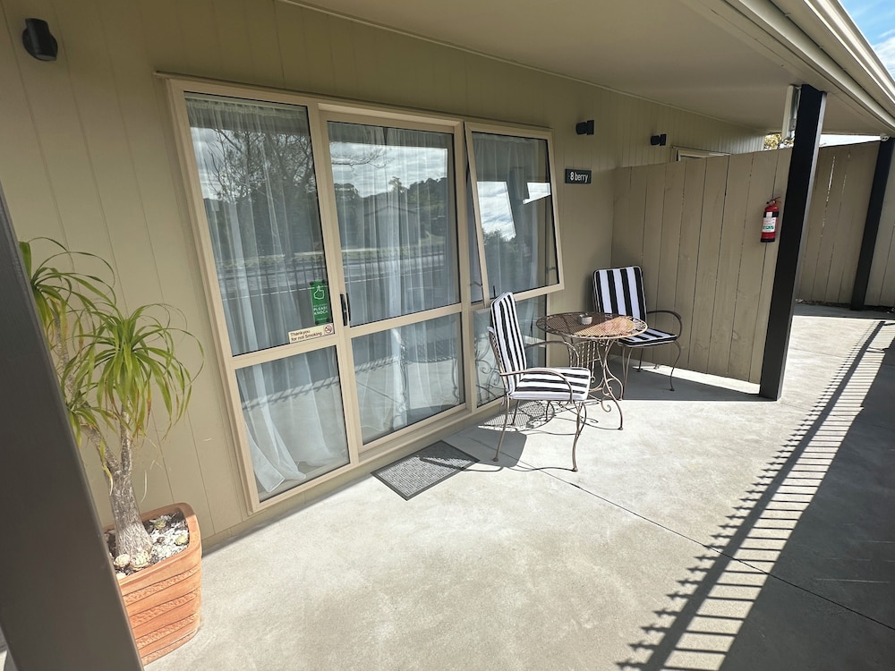 The Olive Motel 21/50