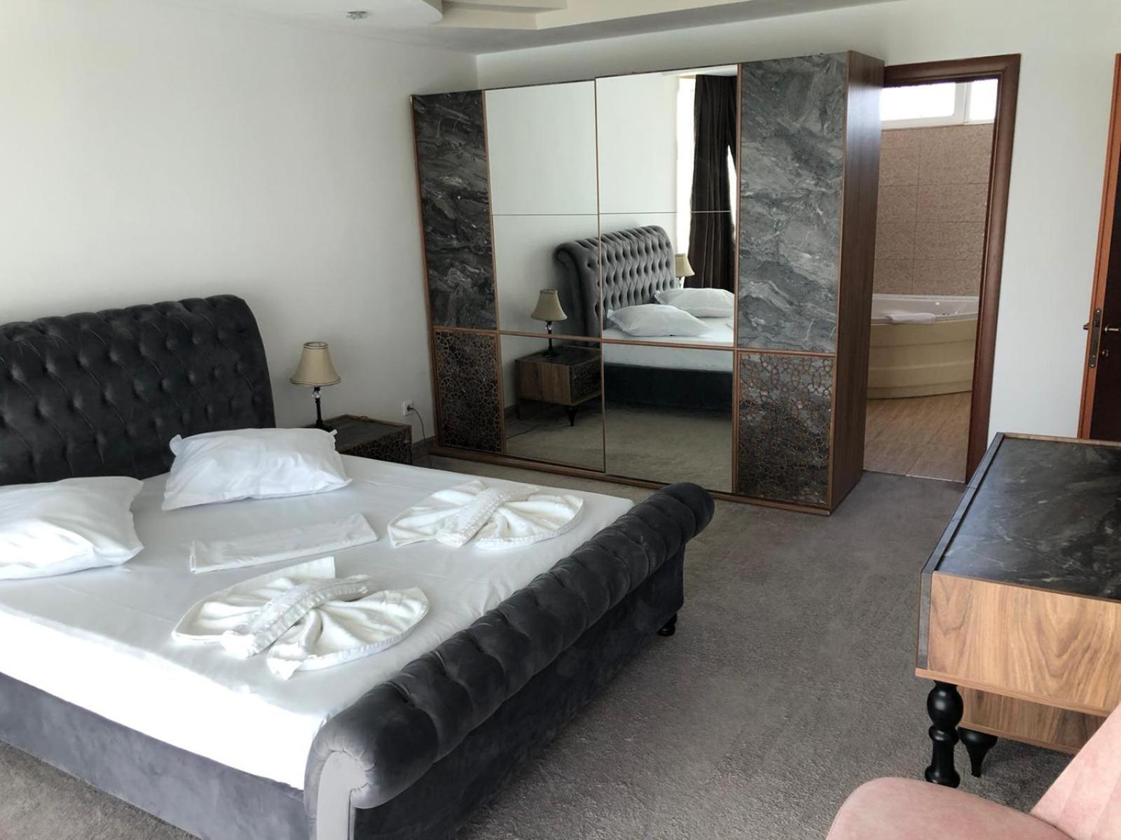 Florida Hotel 24/57