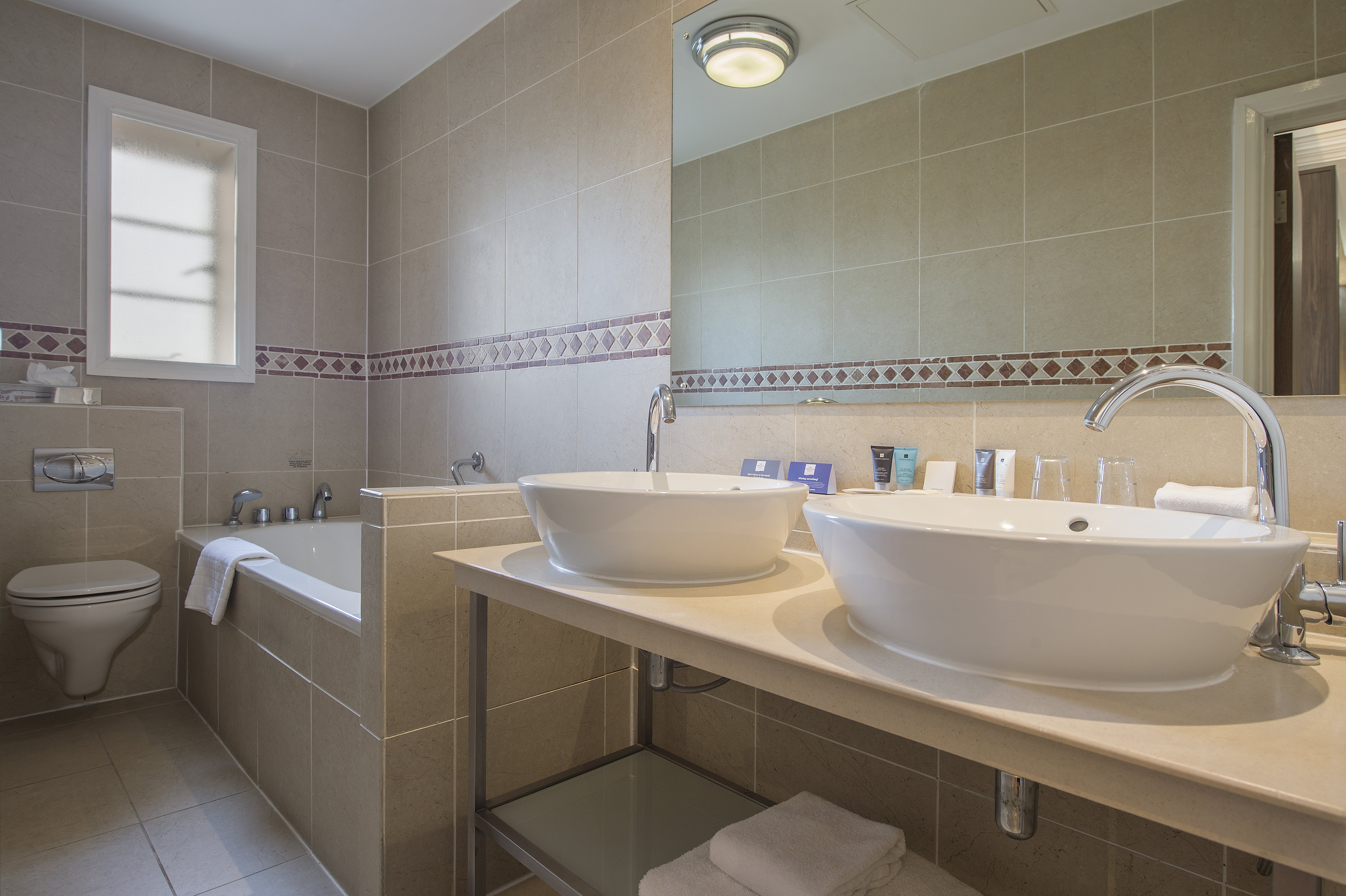 Holiday Inn Royal Victoria Sheffield 48/50