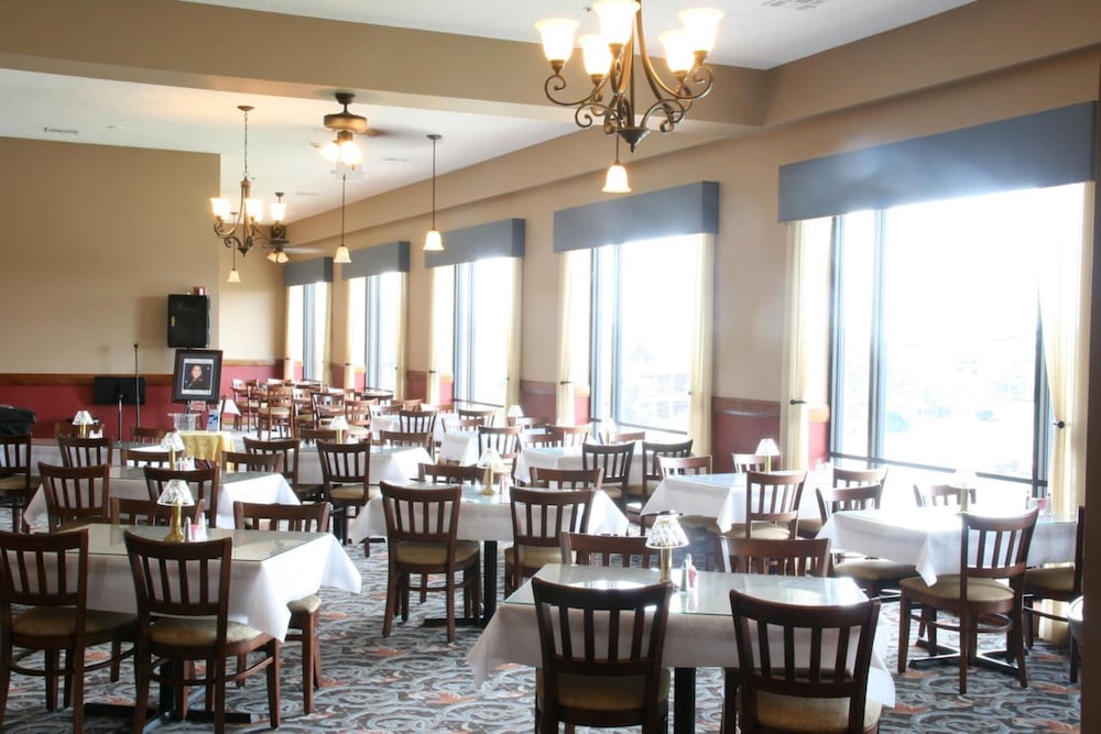 Grand Plaza Hotel 24/34