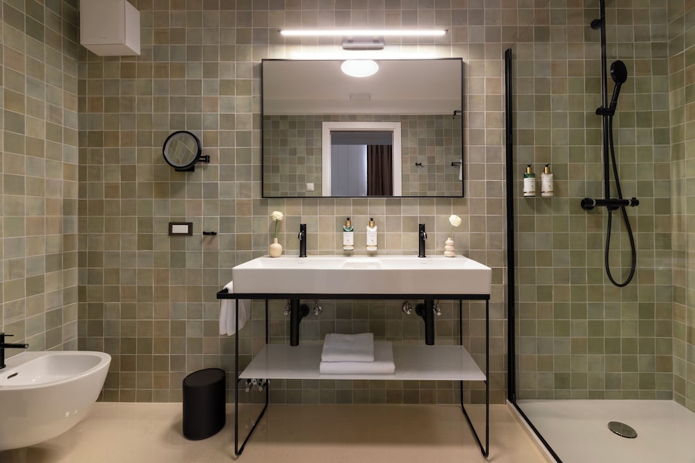 Heritage Hotel Lucia 45/49