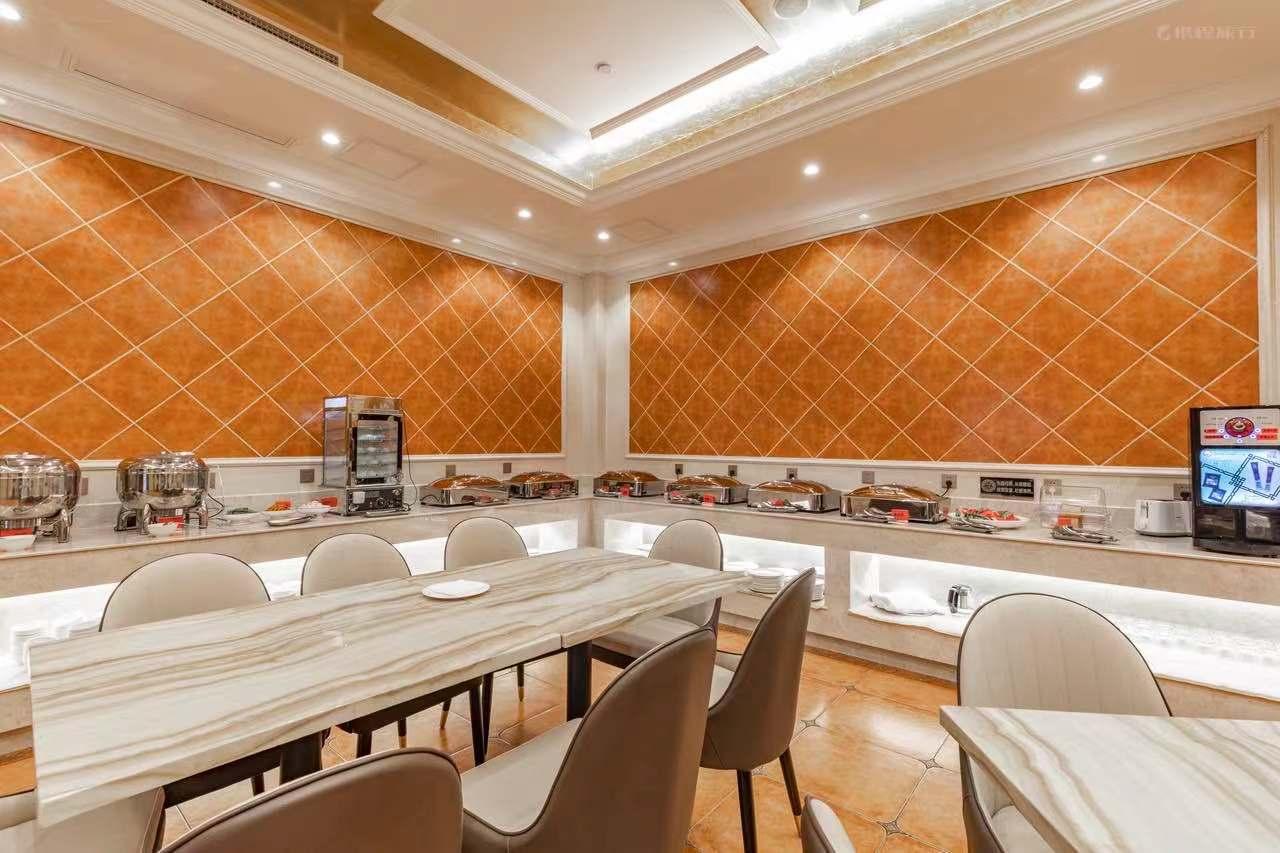 Vienna Hotel (Shanghai Beiqiao Metro Station) 24/29
