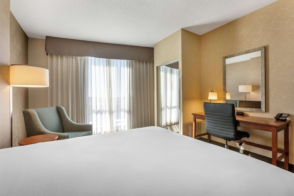 DELUXE, 2 QUEEN BEDS, ACCESSIBLE