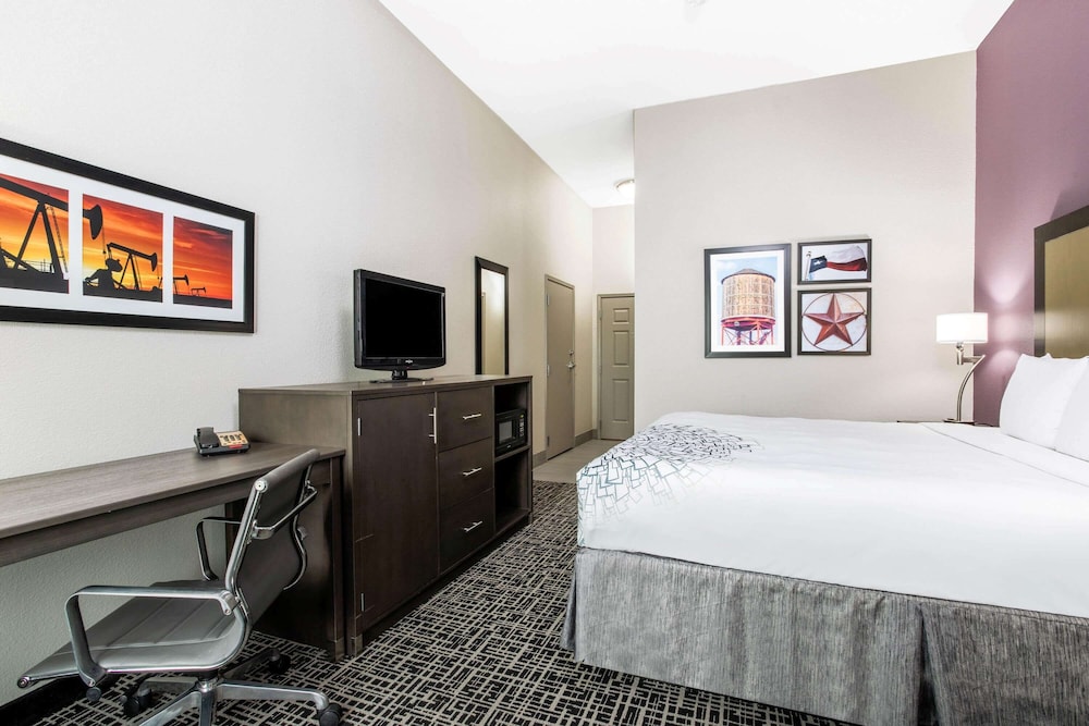 La Quinta Inn Suites Hillsboro 5/46
