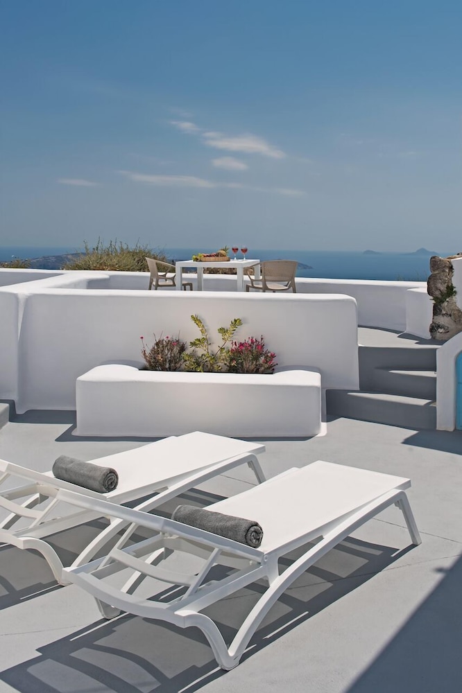 Ananda Suites 4/24