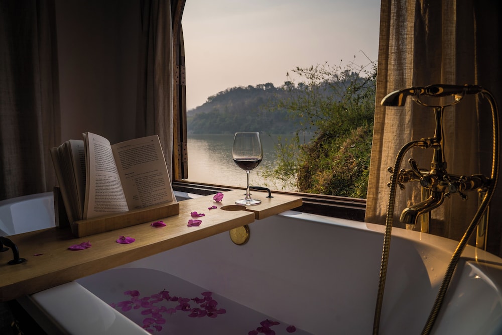 Ock Pop Tok Mekong Villa 28/50