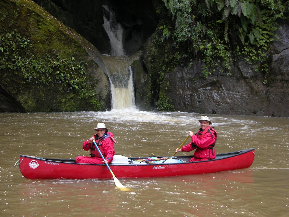Canoe Safaris Lodge 21/28
