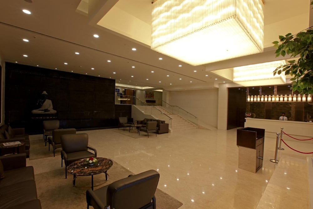 Goutham Grand Hotel 16/26