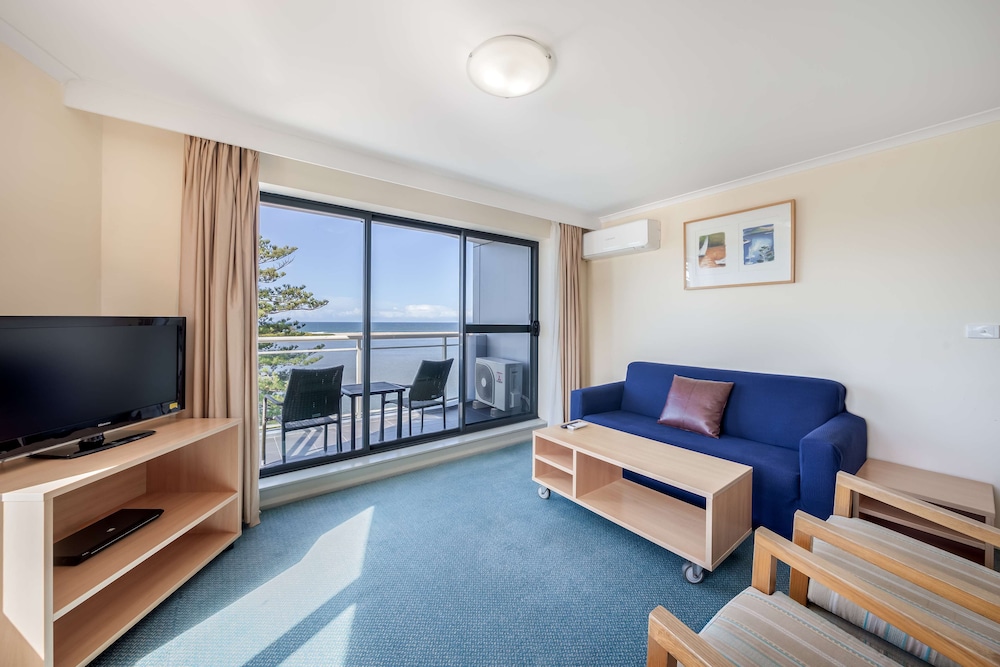 Oaks the Entrance Waterfront Suites 45/71