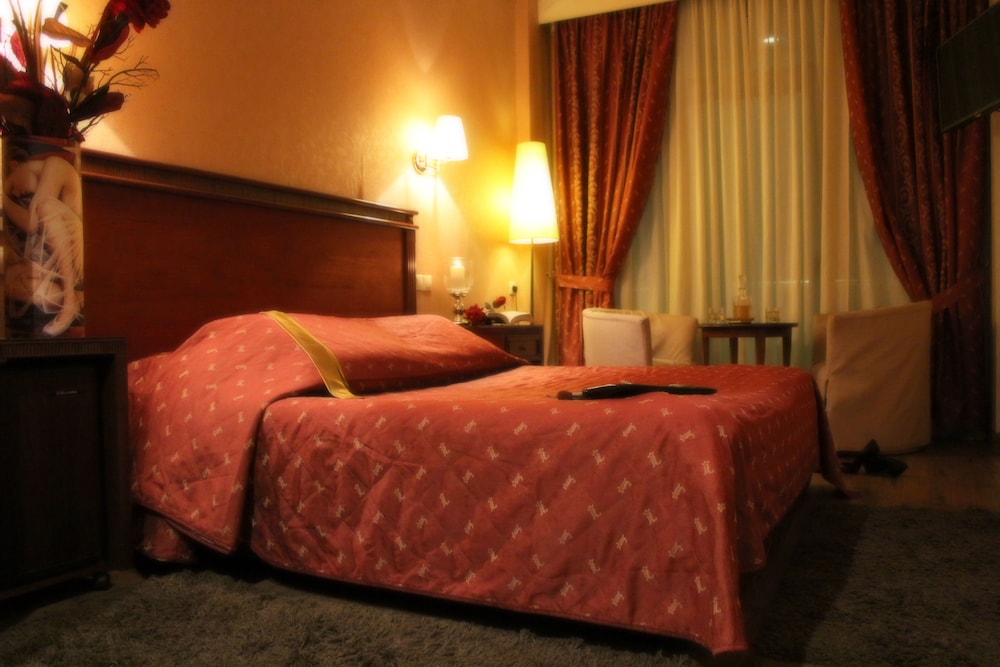 El Greco Hotel 8/56