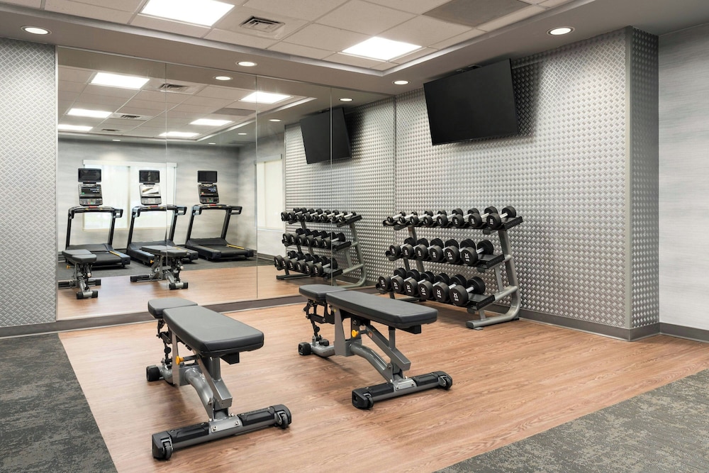 Fairfield Inn and Suites Jacksonville Beach 28/54
