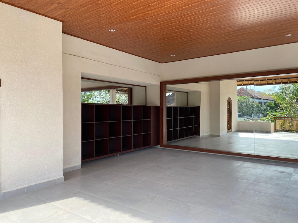 Putri Ayu Cottages 10/63