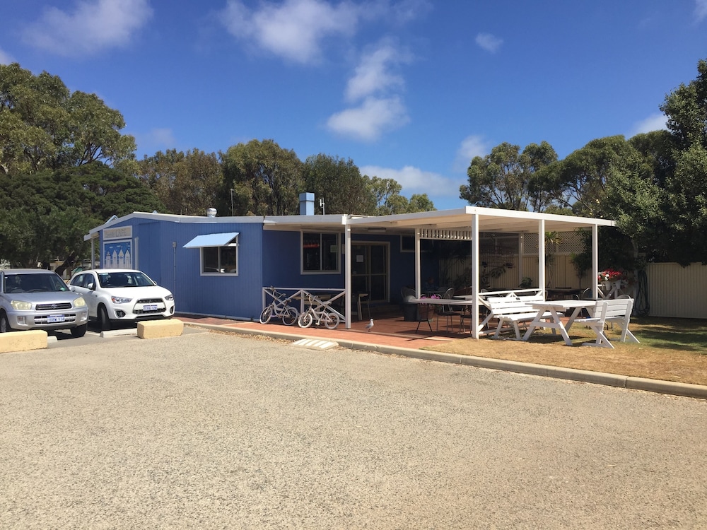 RAC Cervantes Holiday Park 46/60