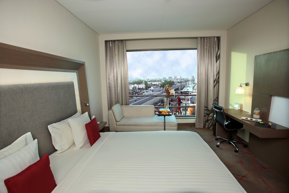 SUPERIOR, KING BED