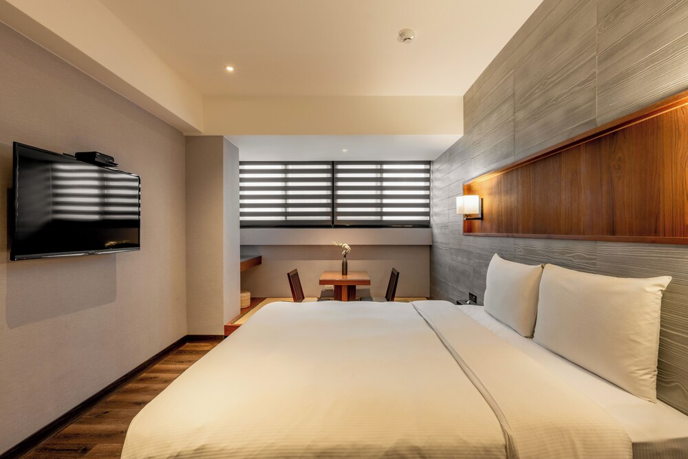 SUPERIOR, DOUBLE BED