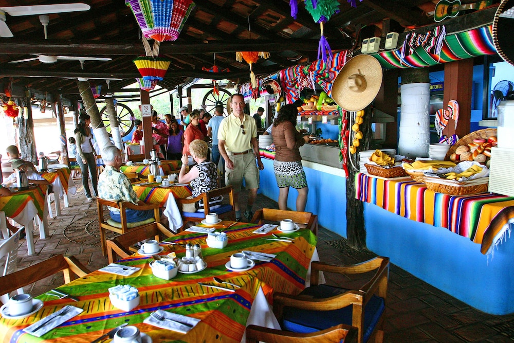 Lindo Mar Resort 35/50