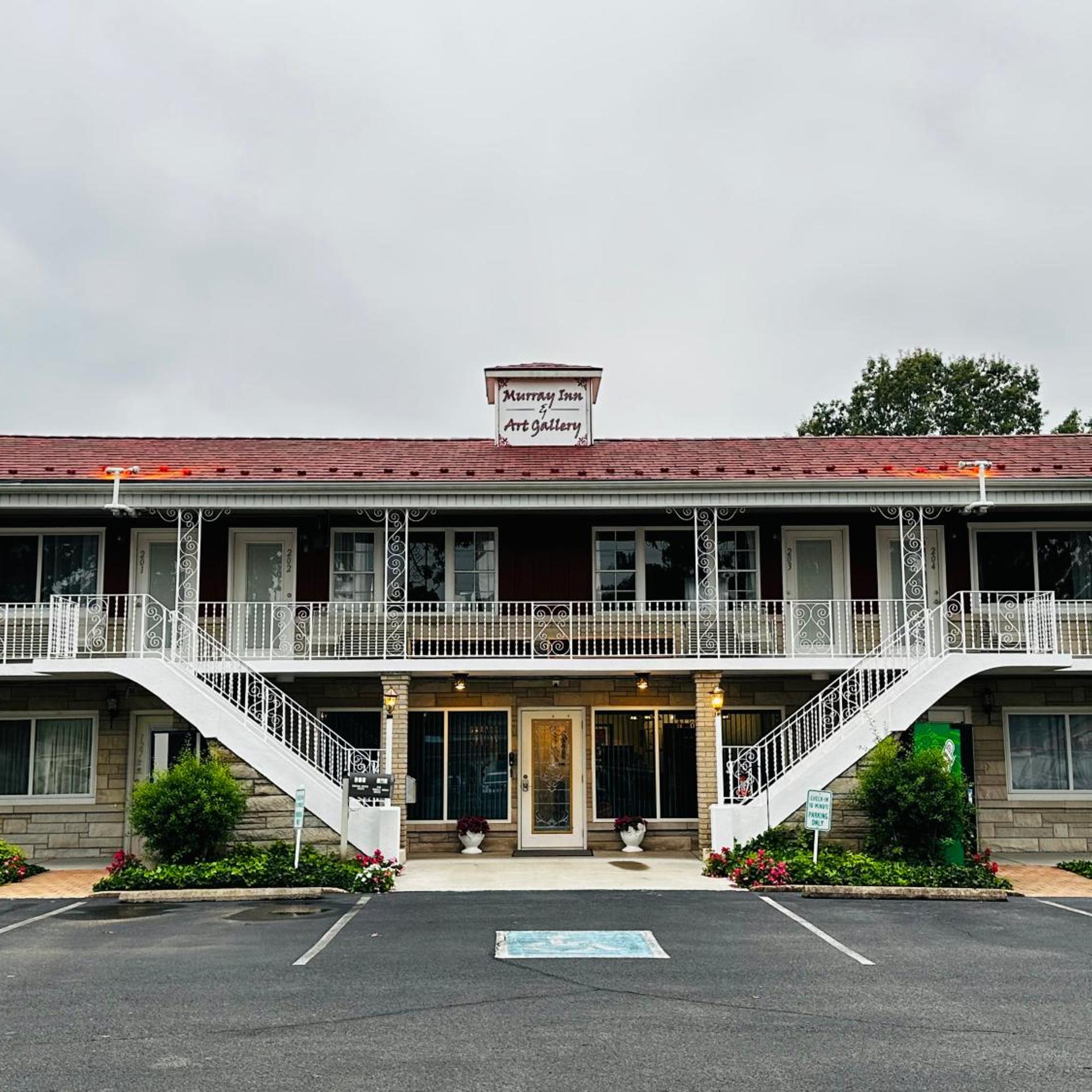 Murray Inn and Art Gallery 2/31