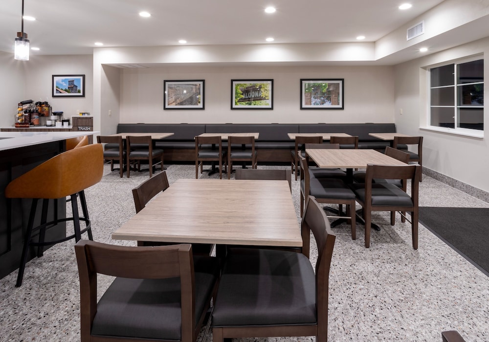 GrandStay Hotel & Suites Algona IA 15/22