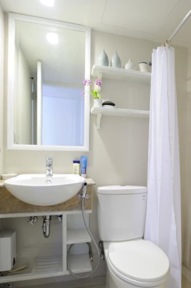 Sabai Sathorn Serviced Apartment 50/50