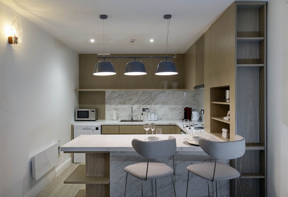 Trueman Court Luxury Serviced Apartments 6/55
