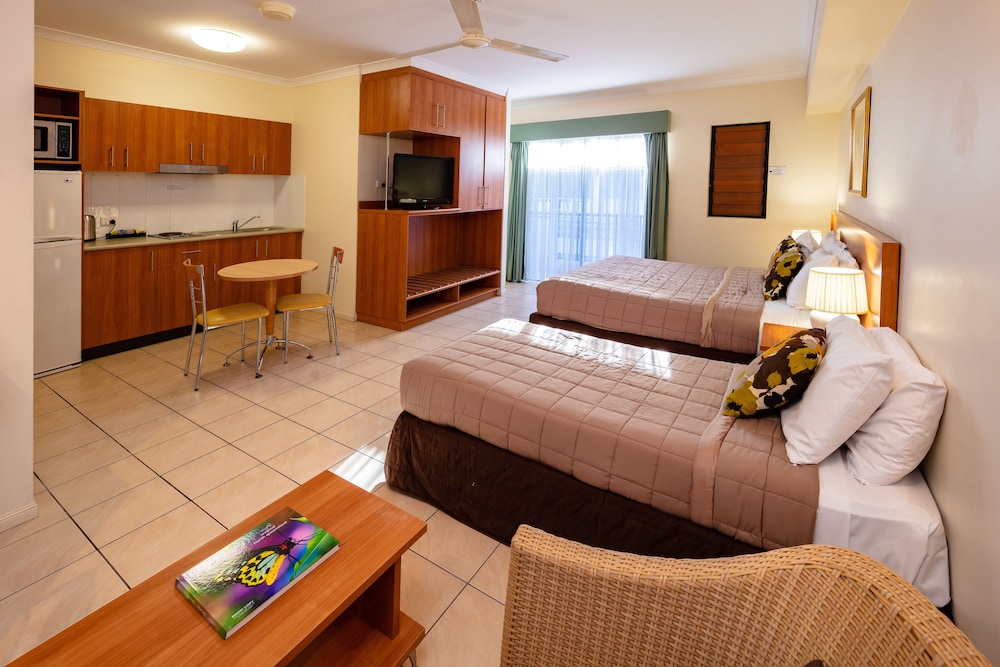Cairns Queens Court 16/36