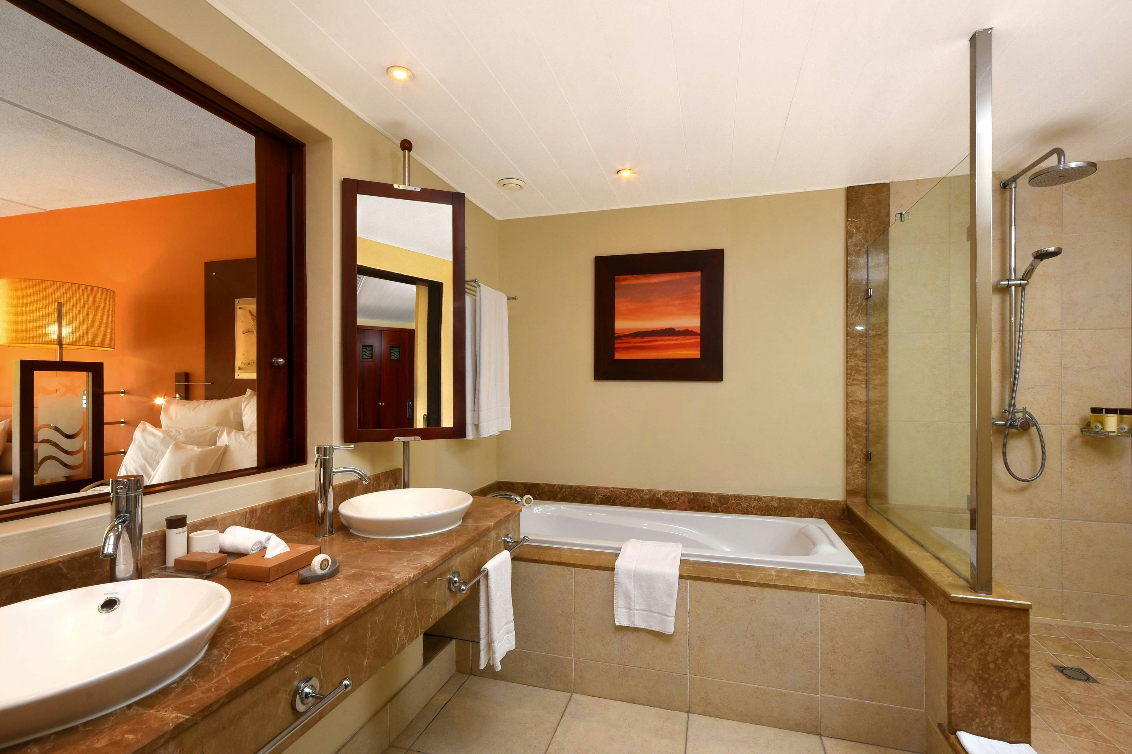 Victoria Beachcomber Resort and Spa 51/54
