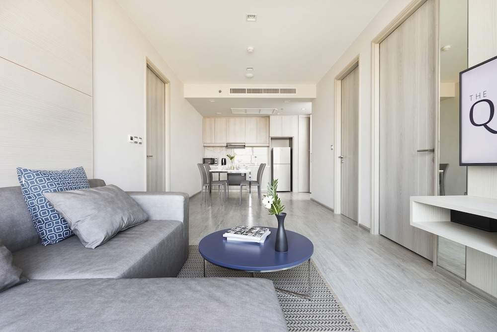 The Quarter Hotel Ari 27/50