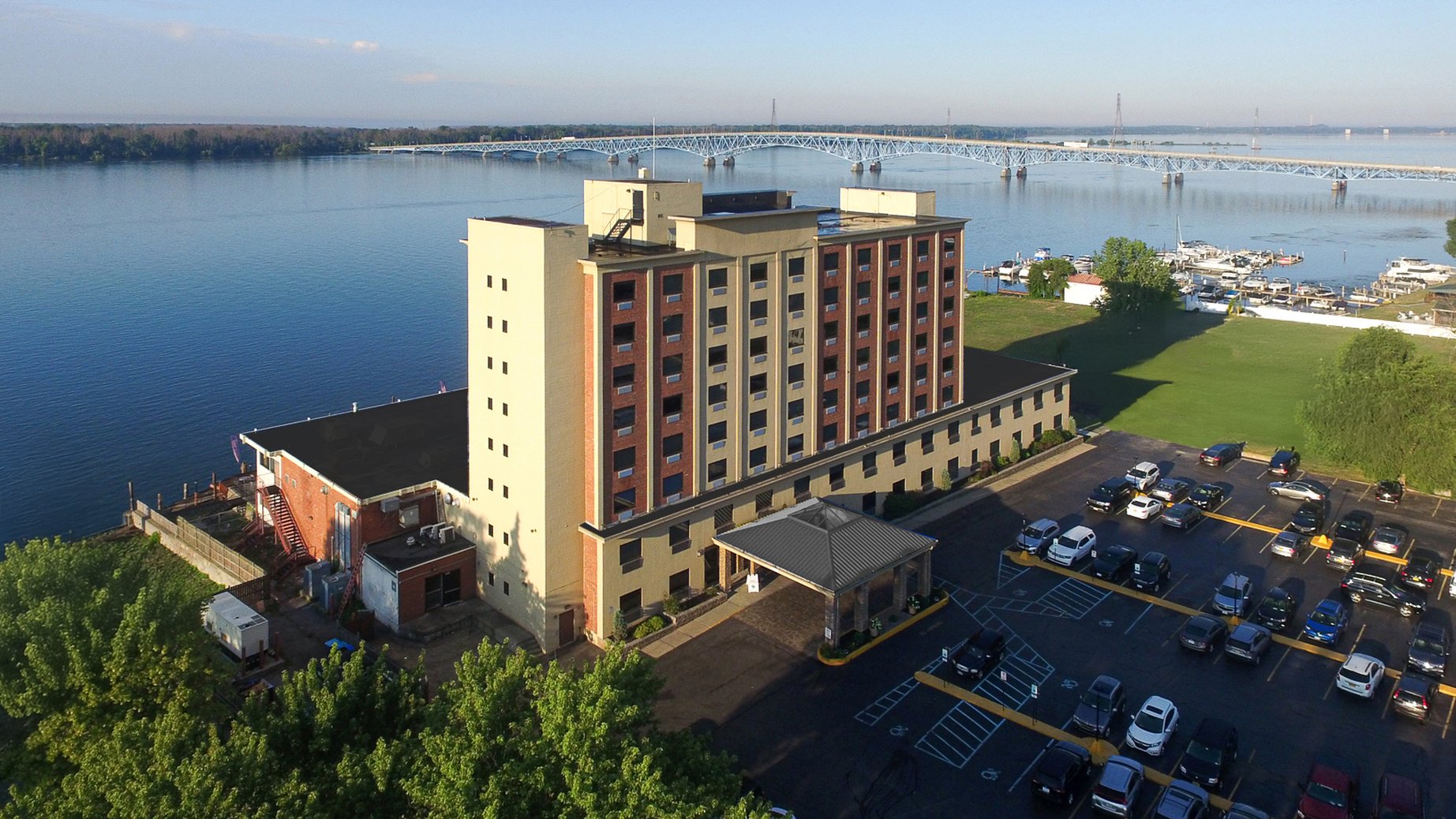 Crowne Plaza Niagara Falls NY Riverside, an IHG Hotel 4/80