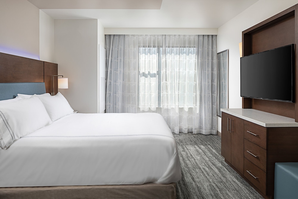 Even Hotels Alpharetta - Avalon Area 16/81