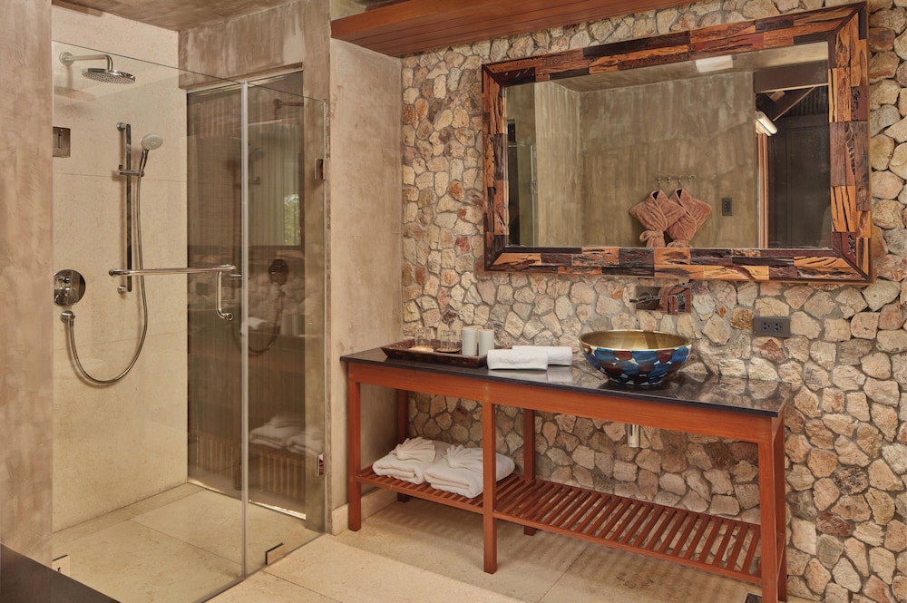 Two Seasons Coron Island Resort 50/50